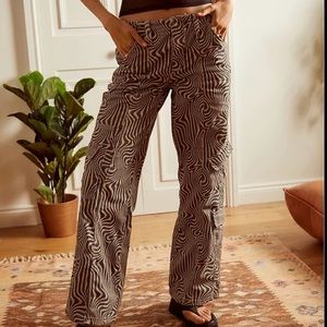 Urban Outfitters Y2K cargo pants swirly swirl design size XS